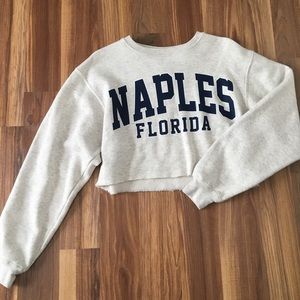 Light grey crop top crew neck